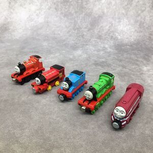 5 Thomas & Friends Gullane Diecast & Plastic Magnetic Trains Push Along- Read